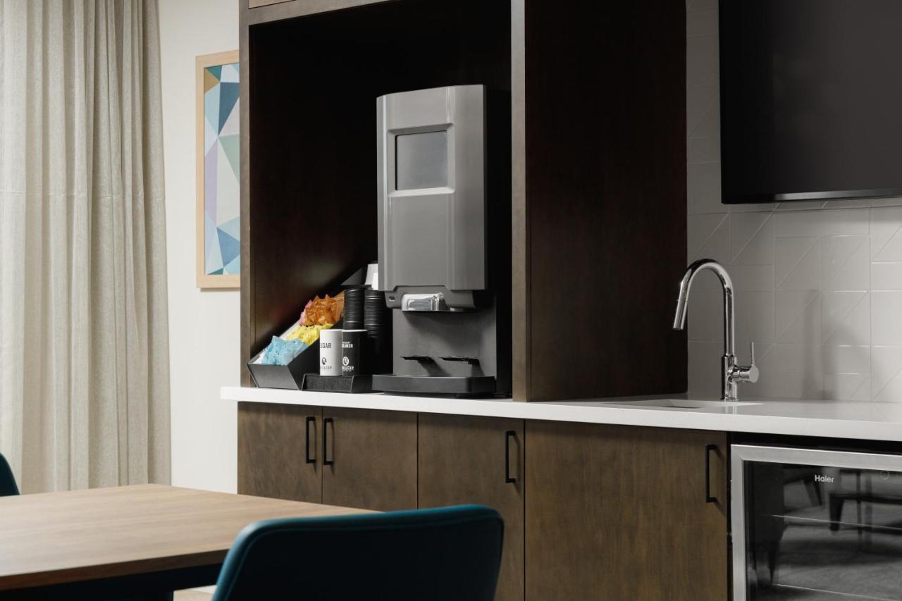 Waterwalk Extended Stay By Wyndham Jacksonville Deerwood Pk ภายนอก รูปภาพ